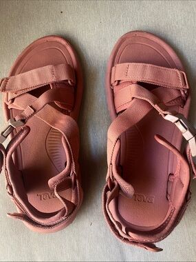Teva Women's Hurricane Verge Sandal - Dusty Coral